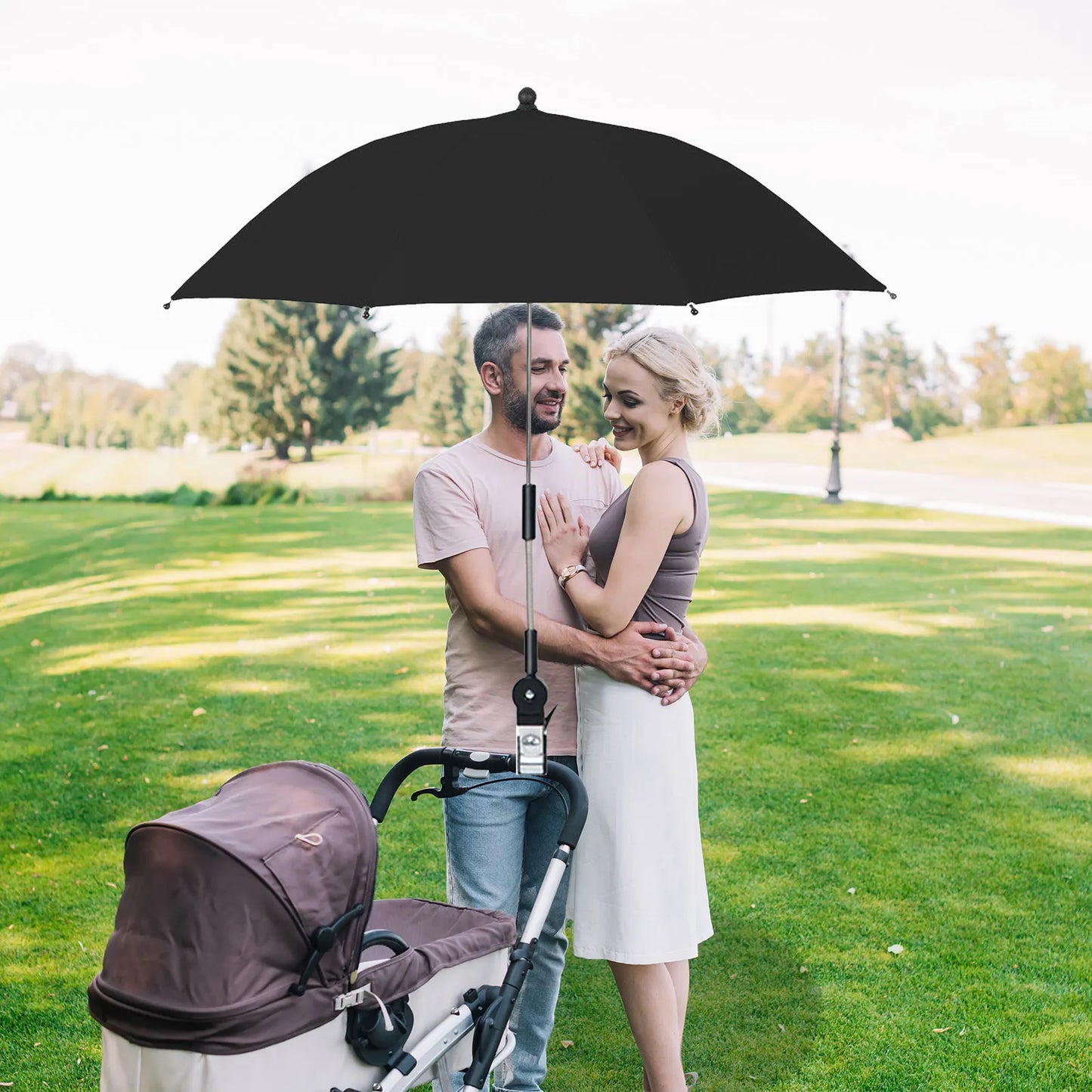 ZK20 Parapluie de chaise de plage Protection UV Parasol de poussette pour bébé 360 ° Pare-soleil de chaise réglable avec pince
